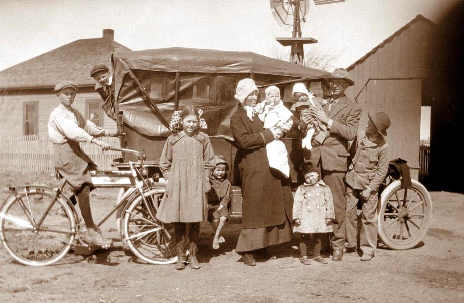 A. J. Fuchs family, 1917